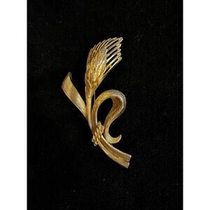 Vintage Signed Castlecliff Brushed Gold Vintage Wheat Grain Brooch- Signed